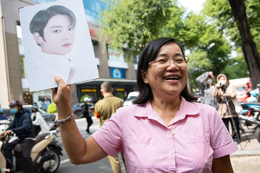 Cô Bùi Thị Kim Chi cho biết việc làm của mình khiến con gái rất vui và làm bài thi thật tốt. Ảnh: NVCC