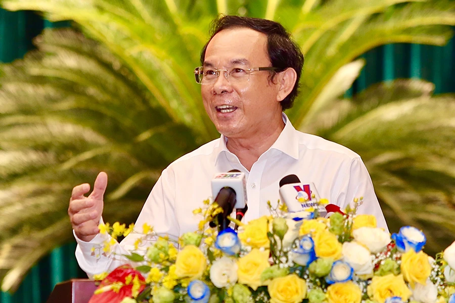 Bí thư Thành ủy TP.HCM Nguyễn Văn Nên phát biểu tại hội nghị. Ảnh: HOÀNG GIANG