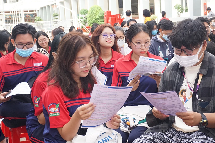 Các trường sẽ đồng loạt công bố điểm chuẩn từ chiều 22-8 đến trước 17 giờ ngày 24-8. Ảnh: PLO