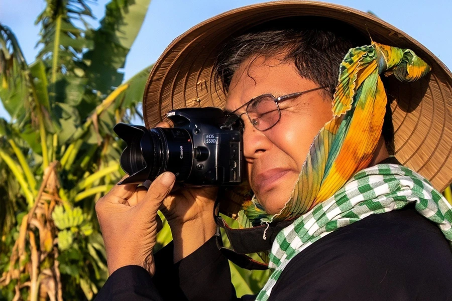 Nhiếp ảnh gia “chính gốc khoai mì” Lê Văn Liễu. Ảnh: Nhân vật cung cấp Nhiếp ảnh gia “chính gốc khoai mì” Lê Văn Liễu. Ảnh: Nhân vật cung cấp