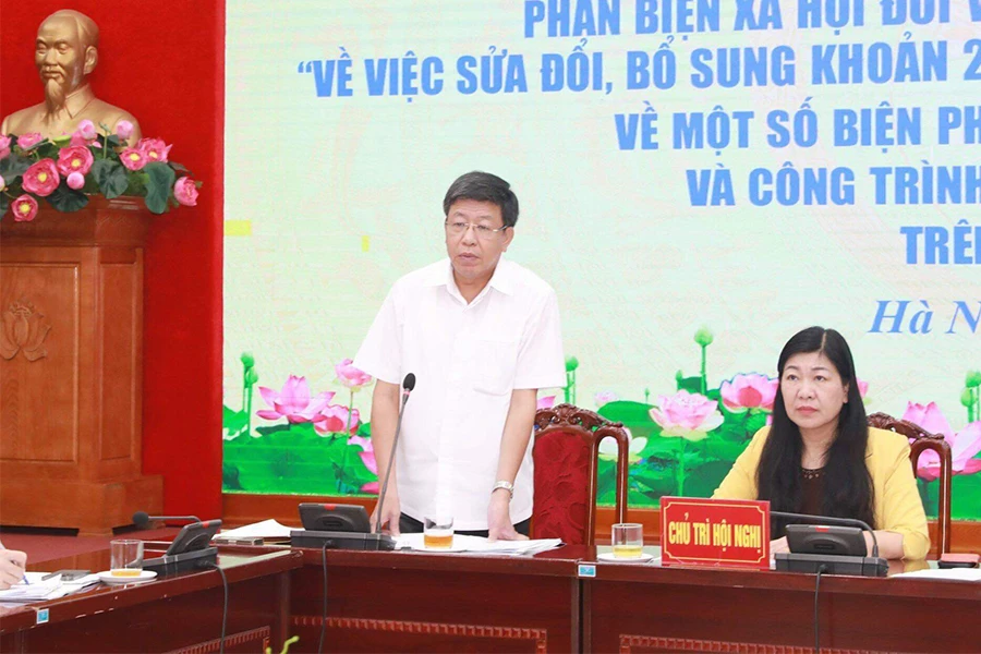 Ông Dương Đức Tuấn, Phó Chủ tịch UBND TP Hà Nội, phát biểu tại hội nghị ngày 31-8. Ảnh: TRỌNG PHÚ