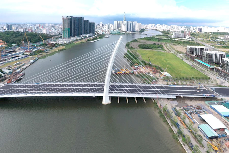 Cầu Thủ Thiêm 2 (TP.HCM) là một trong những dự án cầu dây văng lớn do doanh nghiệp trong nước thực hiện. Ảnh: ĐÀO TRANG