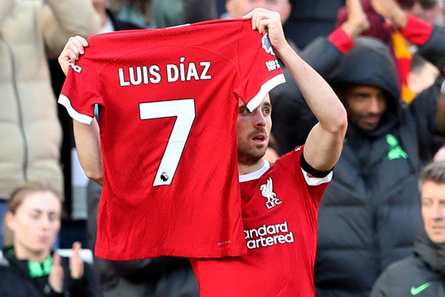 w-3_14_BAICHINH_vu batcoc ba me Liverpool_ Luis Diaz _NOV_2023_ 990_.jpg