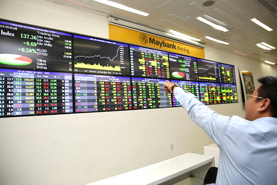 w-P11-san-chung-khoan 2.jpg