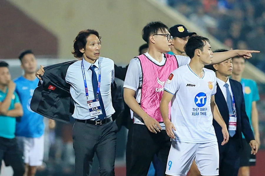 w-P15-2_BAICHINH_ V-League_nongbong_10_DEC_2023_1060.jpg