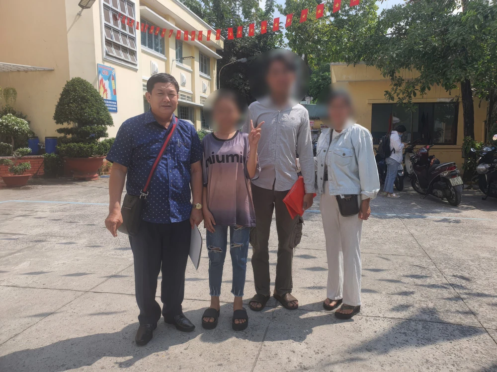 Anh-bai 3_loat phan nguoi vo danh.jpg