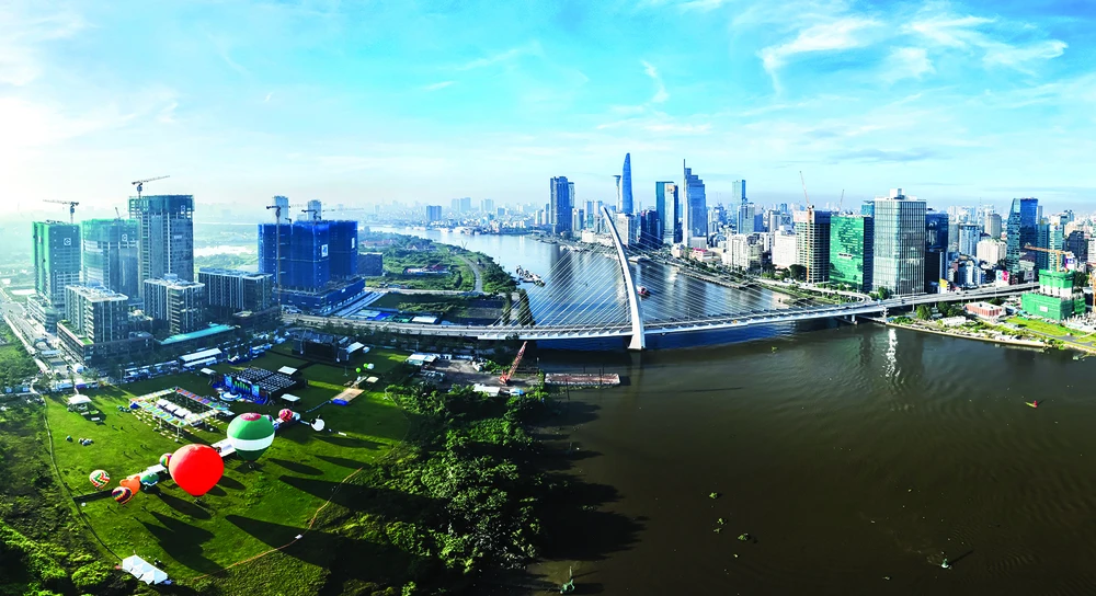 cau thu thiêm 2.jpg