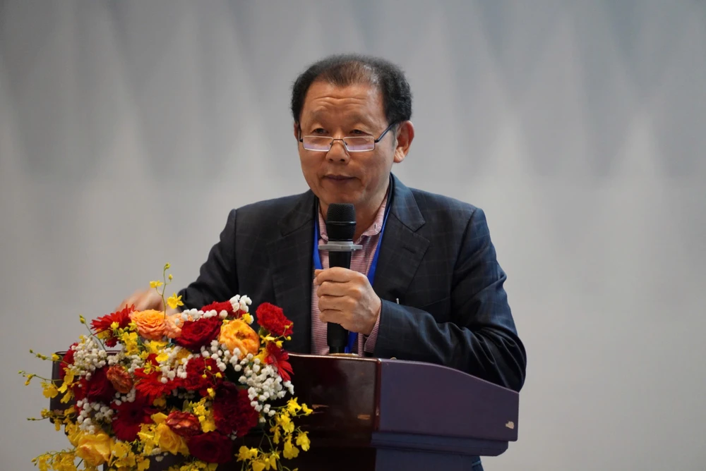 Ông YANG XUANDA.jpg