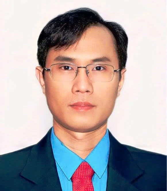 P1213_Chan trang_h4_TRAN CONG.jpeg