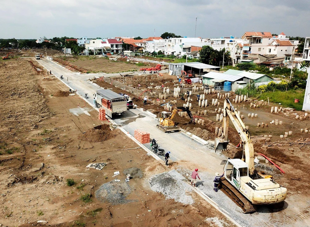 Các quy định mới trong dự thảo sửa đổi Luật Đất đai 2024, đặc biệt là cơ chế thu hồi đất khi đạt 75% thỏa thuận, được kỳ vọng sẽ khơi thông các dự án “treo”. Ảnh: QH