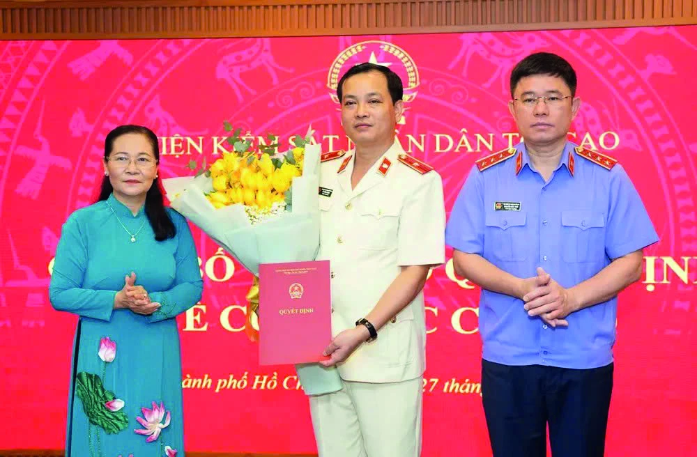 p28-29-dai dien VKSND.jpg