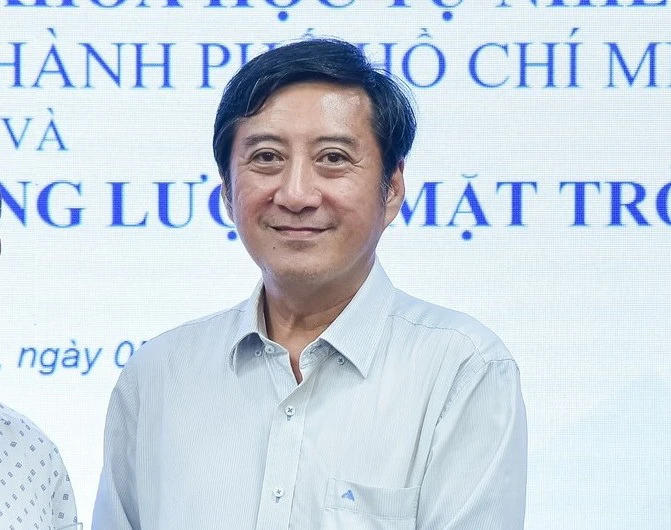 P1213_Cot phai_h2_TRAN LE QUAN.jpg