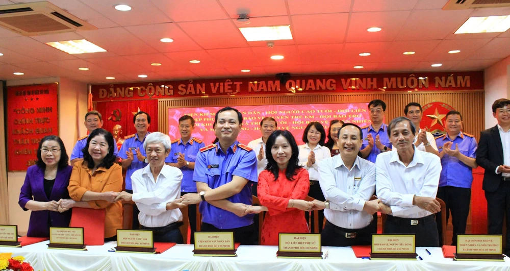 P6-7-vks ký ket quy che phoi hop.jpg