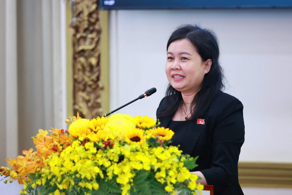 P4+5-Nguyen-Phuong-Thuy.jpg