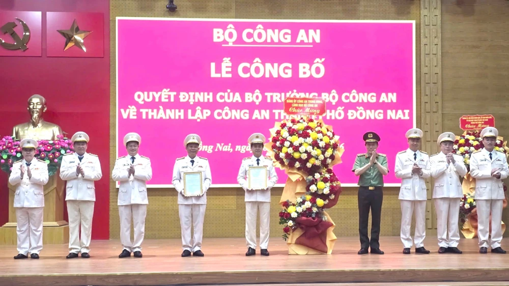 AnhP5_AnhBOX_BoTruongLuongTamQuang.jpg