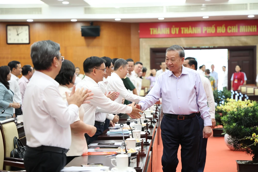 P4+5-Tong-bi-thu-to-lam-nghi-quyet-09.jpg