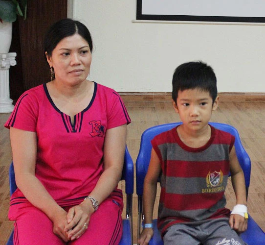 'Quên' đầu bút bi ba tháng trong đường thở ảnh 1