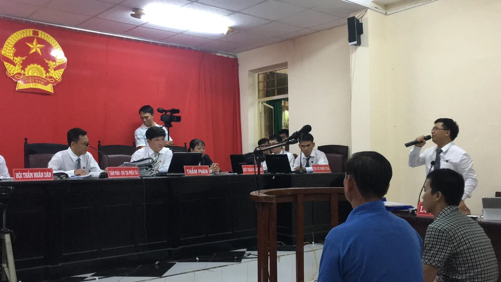 Nhiều tình tiết mâu thuẫn trong vụ ‘không là cha vẫn bị tội' ảnh 1