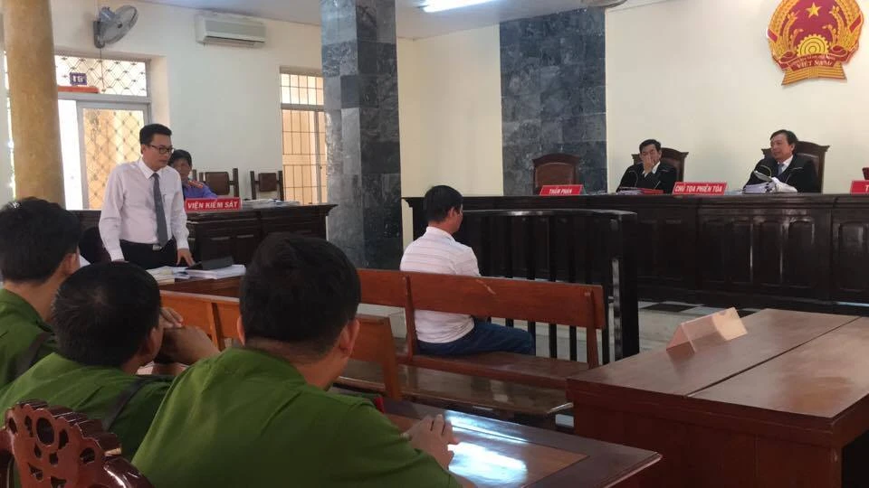 Hủy án vụ không cột được tội giao cấu, kết án dâm ô ảnh 1