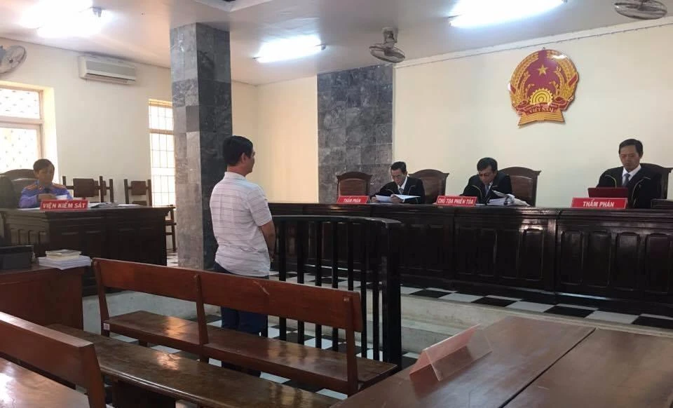 Bị cáo Sơn tại phiên tòa sáng ngày 14-2