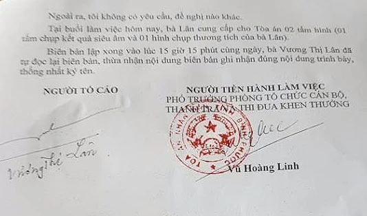 Tòa làm việc với người tố bị thẩm phán đạp vào đùi ảnh 2