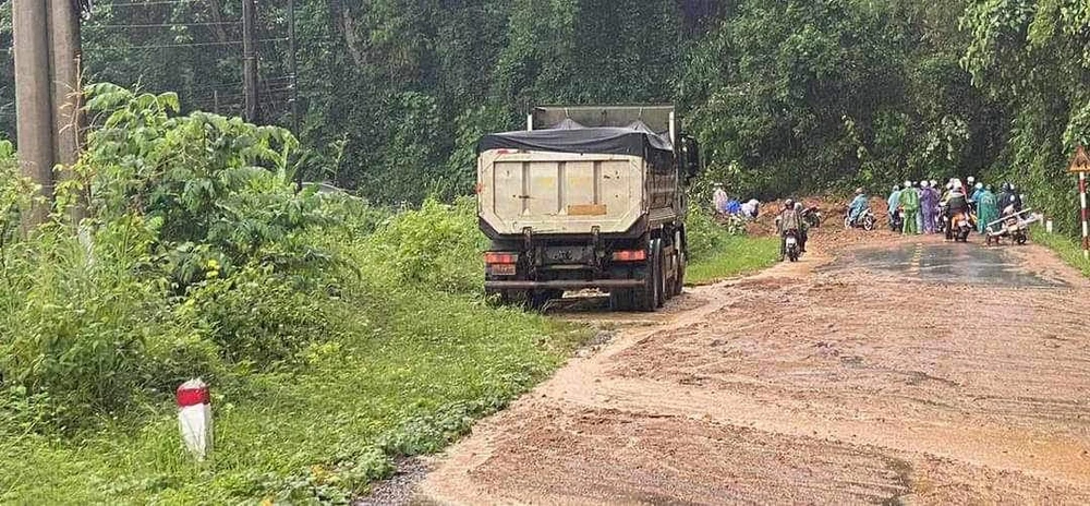 Bình Thuận: Sạt lở nghiêm trọng trên đèo Đa Mi ảnh 1
