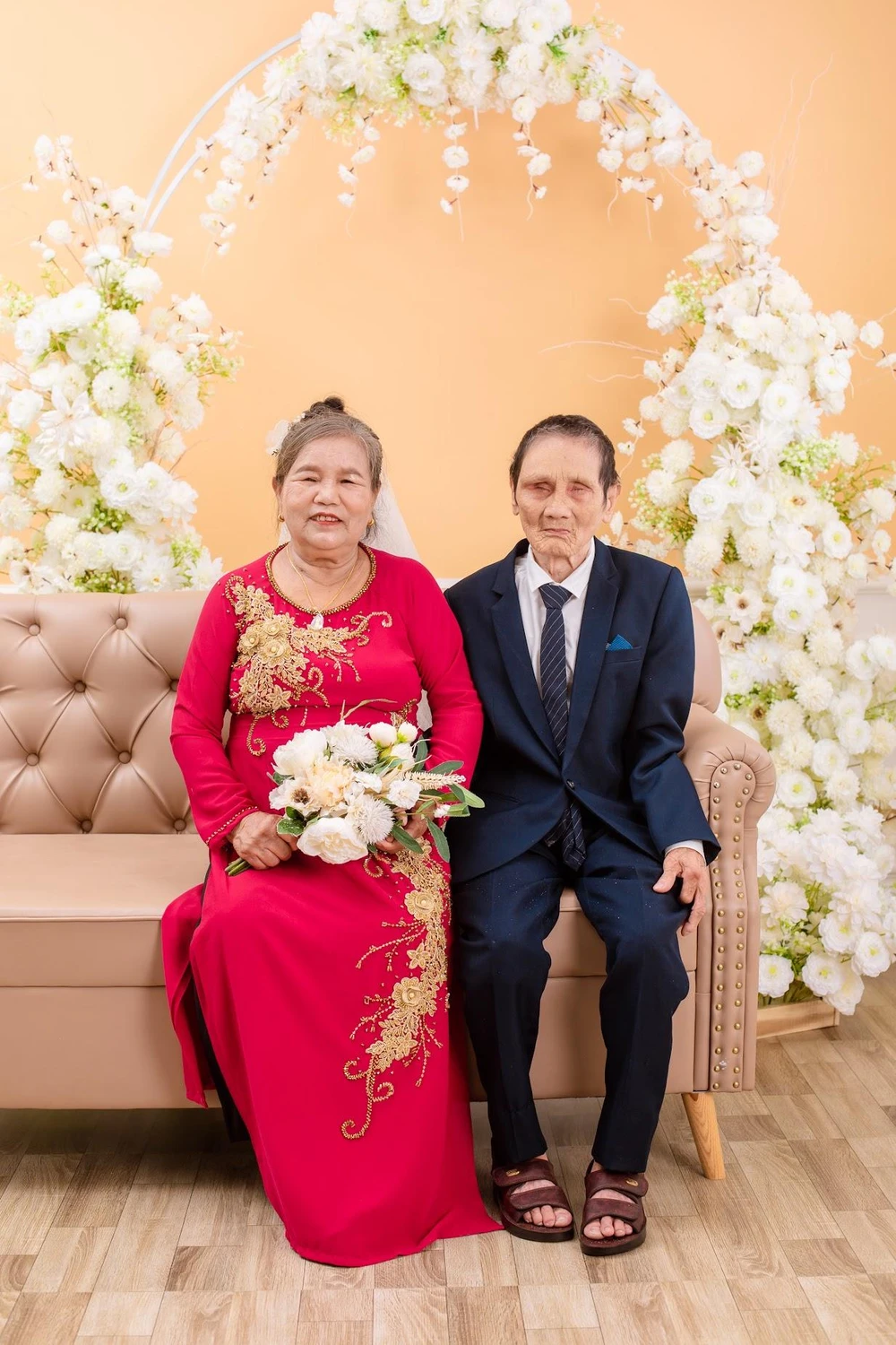 Ban đầu dù còn ngại ngùng nhưng đây là một kỷ niệm khó quên với hai vợ chồng.