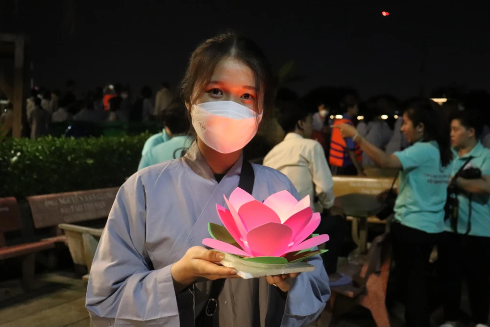 “Mình mong ba mẹ và gia đình được bình yên và khỏe mạnh, sống hạnh phúc”, Nguyễn Thị Phương Thảo (19 tuổi – Ngụ quận Gò Vấp, TP.HCM) bộc bạch.