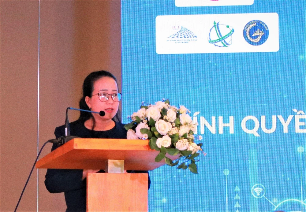 Bà Võ Thị Thu Sương, đại diện Sở TT&amp;TT phát biểu tại hội thảo. Ảnh VÕ THƠ