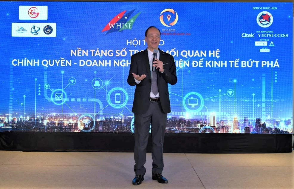 Ông Albert Antoine, Giám đốc điều hành Avaiga chia sẻ kinh nghiệm tại hội thảo. Ảnh VÕ THƠ