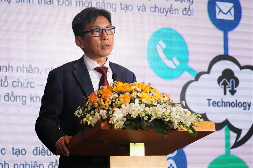 Giám đốc Sở Khoa học và Công nghệ TP.HCM Nguyễn Việt Dũng phát biểu tại buổi lễ. Ảnh: BẢO PHƯƠNG