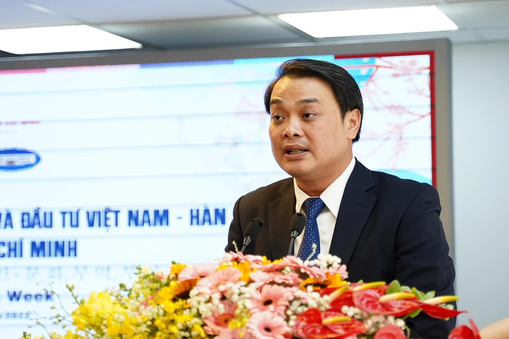 Ông Lê Trường Duy, Phó Giám đốc Sở Ngoại vụ TP.HCM tại họp báo. Ảnh: BẢO PHƯƠNG