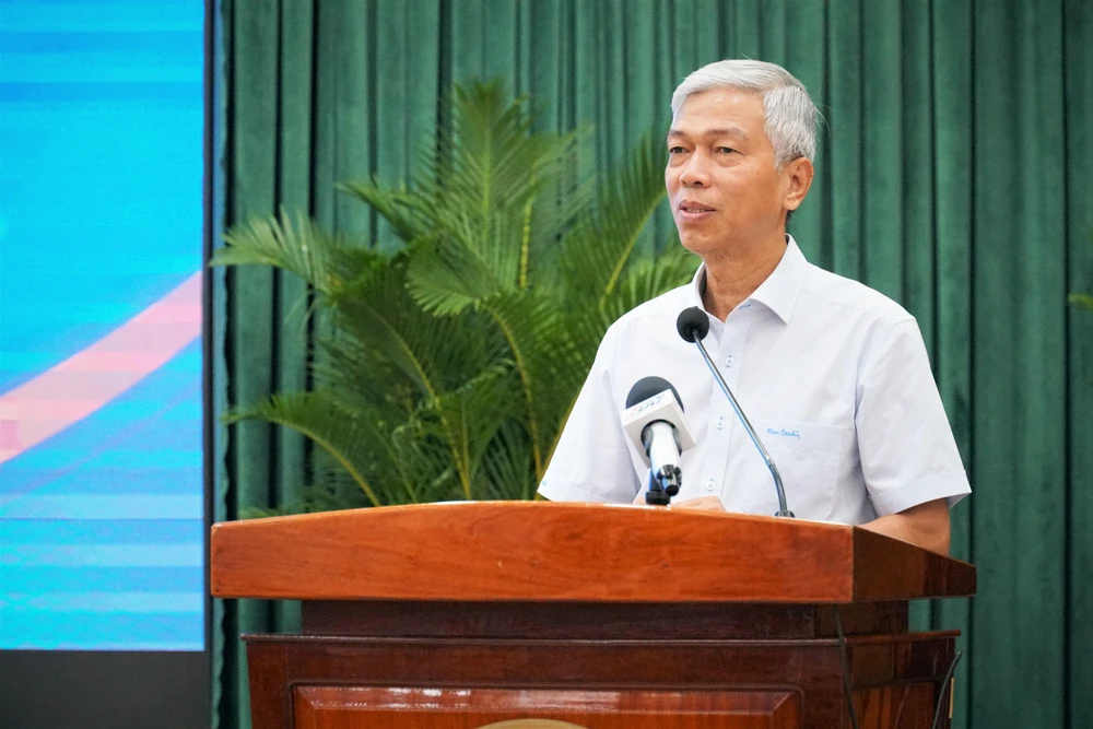 Phó Chủ tịch UBND TP.HCM Võ Văn Hoan phát biểu tại hội nghị. Ảnh: PHƯƠNG ĐẶNG