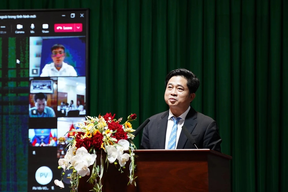 Ông Đinh Hoàng Linh, Vụ trưởng Vụ Văn hóa Thông tin, Ủy ban về người Việt Nam ở nước ngoài tại hội nghị. Ảnh: BẢO PHƯƠNG