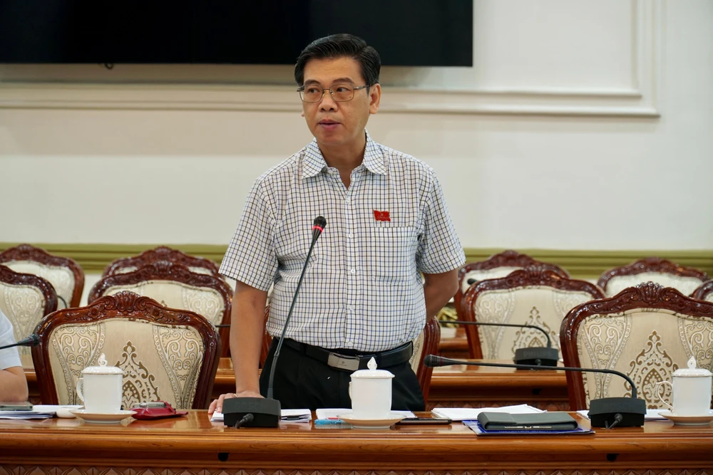 Phó chủ tịch HĐND TP Nguyễn Văn Dũng phát biểu tại buổi giám sát. Ảnh: BẢO PHƯƠNG