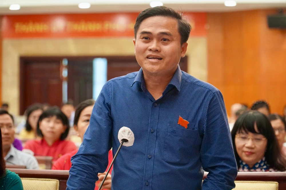 Chủ tịch UBND TP.HCM trả lời về tiến độ thực hiện các gói hỗ trợ COVID-19 ảnh 1