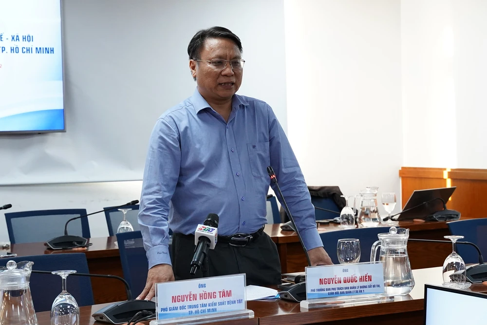 Ông Nguyễn Quốc Hiển, Phó Trưởng Ban quản lý đường sắt đô thị TP đã thông tin về tiến độ dự án tuyến metro số 1. Ảnh: BẢO PHƯƠNG