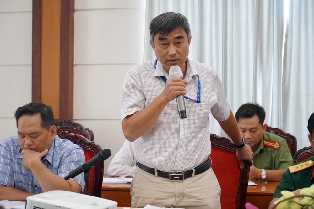 Ông Phạm Thanh Trực, Phó trưởng ban Ban Quản lý các KCX-KCN TP kiến nghị cần có cơ chế ưu đãi để doanh nghiệp mạnh dạn đầu tư, sử dụng hệ thống điện mặt trời áp mái. Ảnh: BẢO PHƯƠNG Ông Phạm Thanh Trực, Phó trưởng ban Ban Quản lý các KCX-KCN TP kiến nghị cần có cơ chế ưu đãi để doanh nghiệp mạnh dạn đầu tư, sử dụng hệ thống điện mặt trời áp mái. Ảnh: BẢO PHƯƠNG