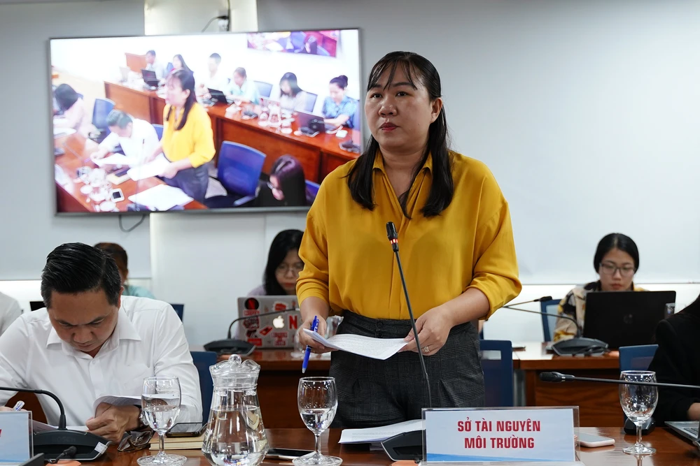 Đại diện Sở TN&amp;MT thông tin tại họp báo, ngày 2-3. Ảnh: BẢO PHƯƠNG