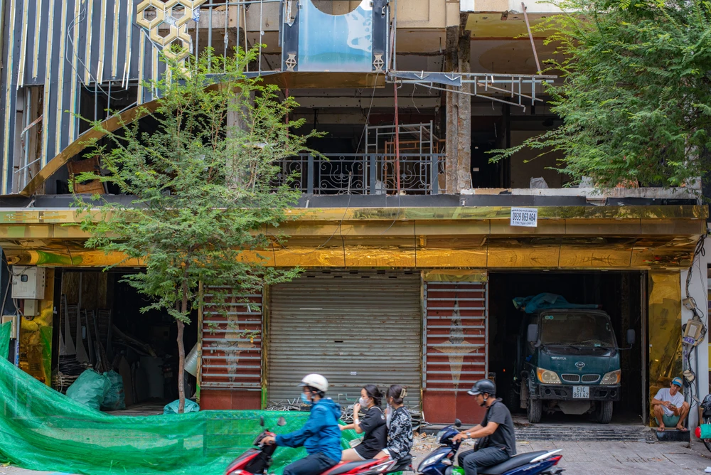 Sau khi xảy ra liên tiếp nhiều vụ cháy trên địa bàn cả nước, các cơ quan chức năng siết chặt hơn về quy định PCCC, nhiều quán karaoke trên địa bàn TP.HCM đã bị yêu cầu tạm ngừng kinh doanh để khắc phục các vấn đề liên quan. Ảnh: BẢO PHƯƠNG