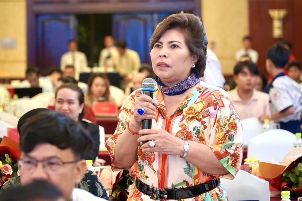 Bà Lê Thị Giàu, Chủ tịch Hội đồng quản trị công ty thực phẩm Bình Tây chia sẻ. Ảnh: BẢO PHƯƠNG