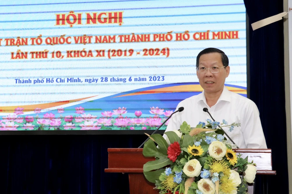 Chủ tịch UBND TP.HCM Phan Văn Mãi thông tin về tình hình kinh tế - xã hội TP.HCM. Ảnh: BP