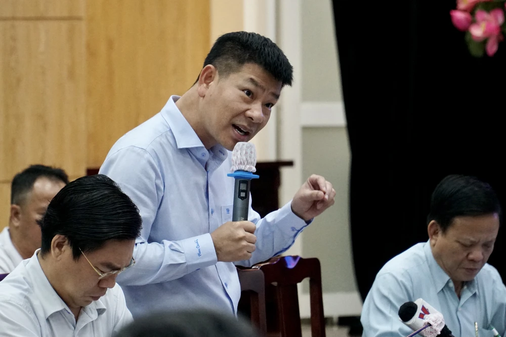 Cử tri Lê Hữu Nghĩa kiến nghị QH cho phép doanh nghiệp tư nhân đồng hành cùng đầu tư công. Ảnh: BP