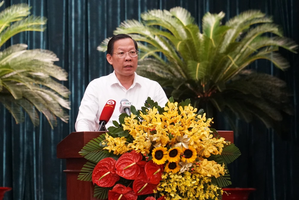Chủ tịch UBND TP.HCM Phan Văn Mãi phát biểu chiều 11-7. Ảnh: BẢO PHƯƠNG