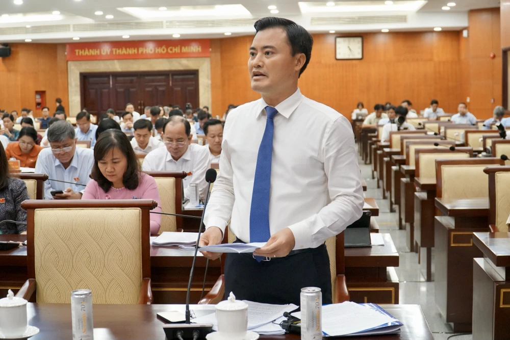 Phó Chủ tịch UBND TP.HCM Bùi Xuân Cường phát biểu. Ảnh: BẢO PHƯƠNG