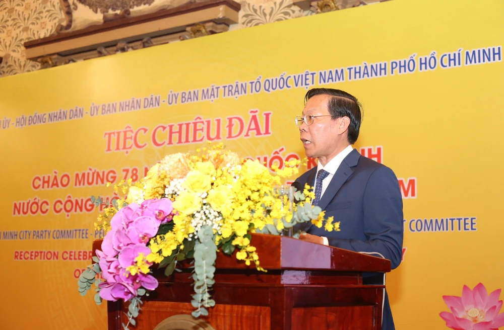 Chủ tịch UBND TP.HCM Phan Văn Mãi phát biểu chào mừng. Ảnh: BẢO PHƯƠNG