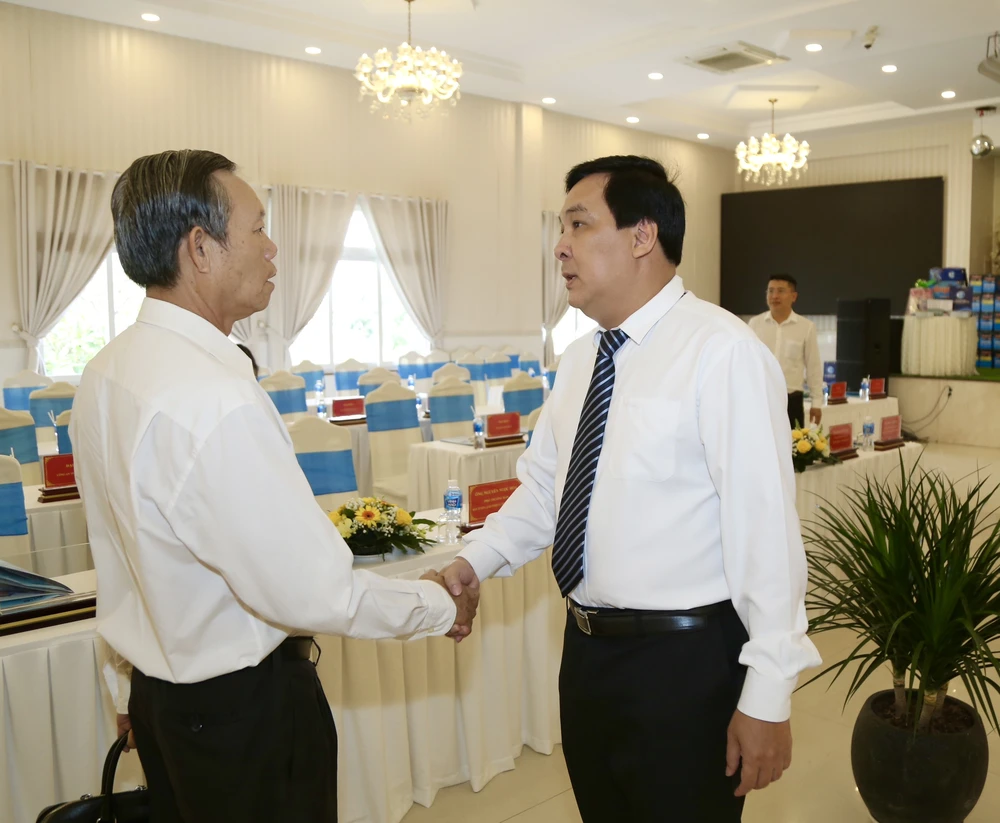 Đang diễn ra tọa đàm “Bảo vệ môi trường biển để phát triển kinh tế biển bền vững tại tỉnh Bình Thuận”