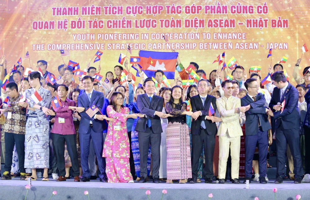 Phó Thủ tướng Trần Lưu Quang