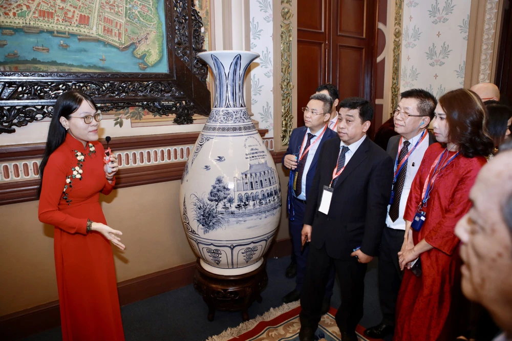 Hội nghị người Việt Nam ở nước ngoài toàn thế giới