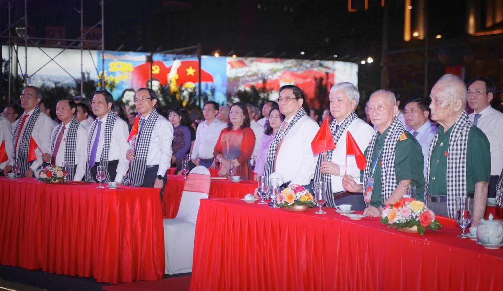 Dưới lá cờ Quyết thắng